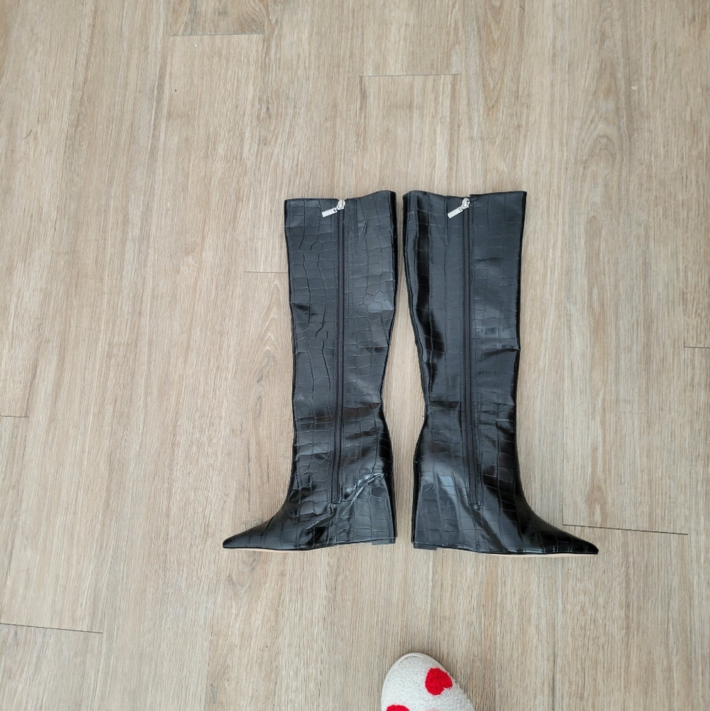 Schutz Arya Black Boot Size 6